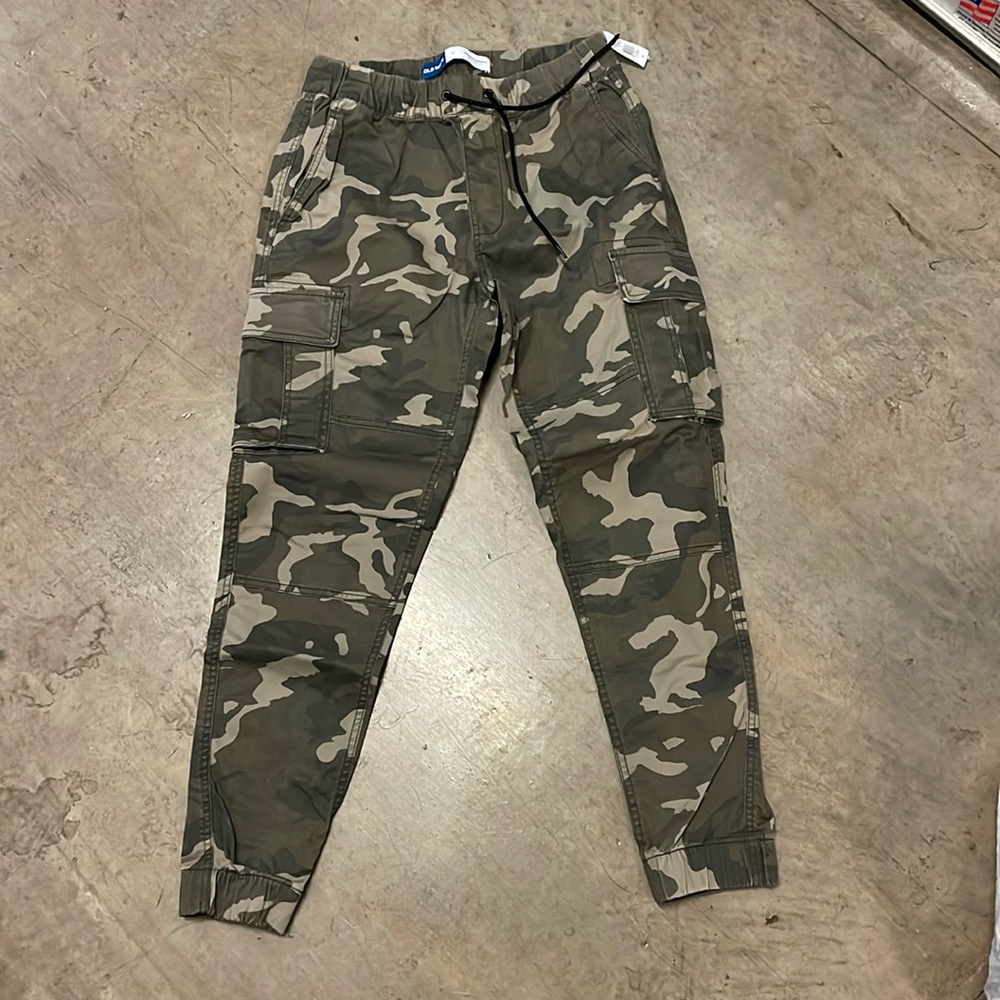 NWT Modern Jogger Cargo Pants